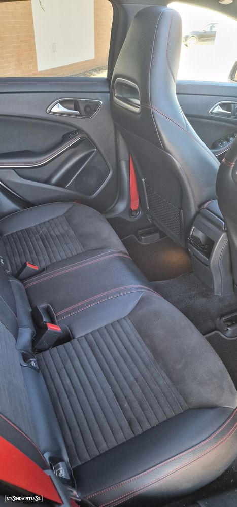 Mercedes-Benz CLA 45 AMG 4Matic 7G-DCT Orange Art Edition - 25