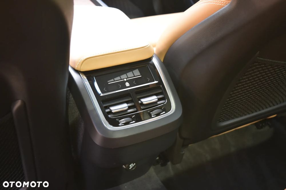 Volvo XC 40 T5 AWD Geartronic Momentum Pro - 23