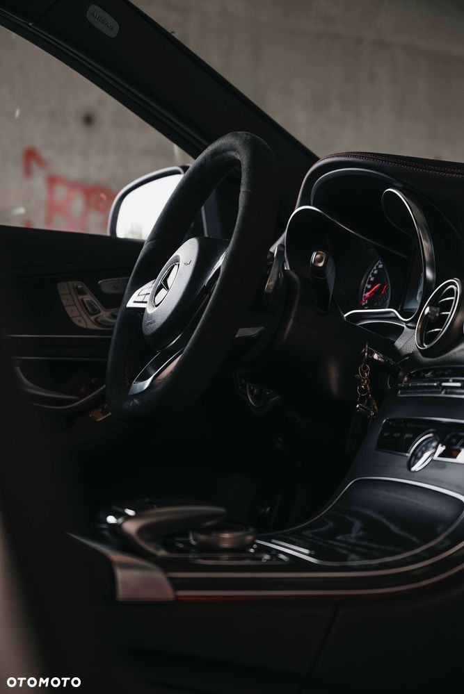 Mercedes-Benz Klasa C AMG 43 4-Matic - 13