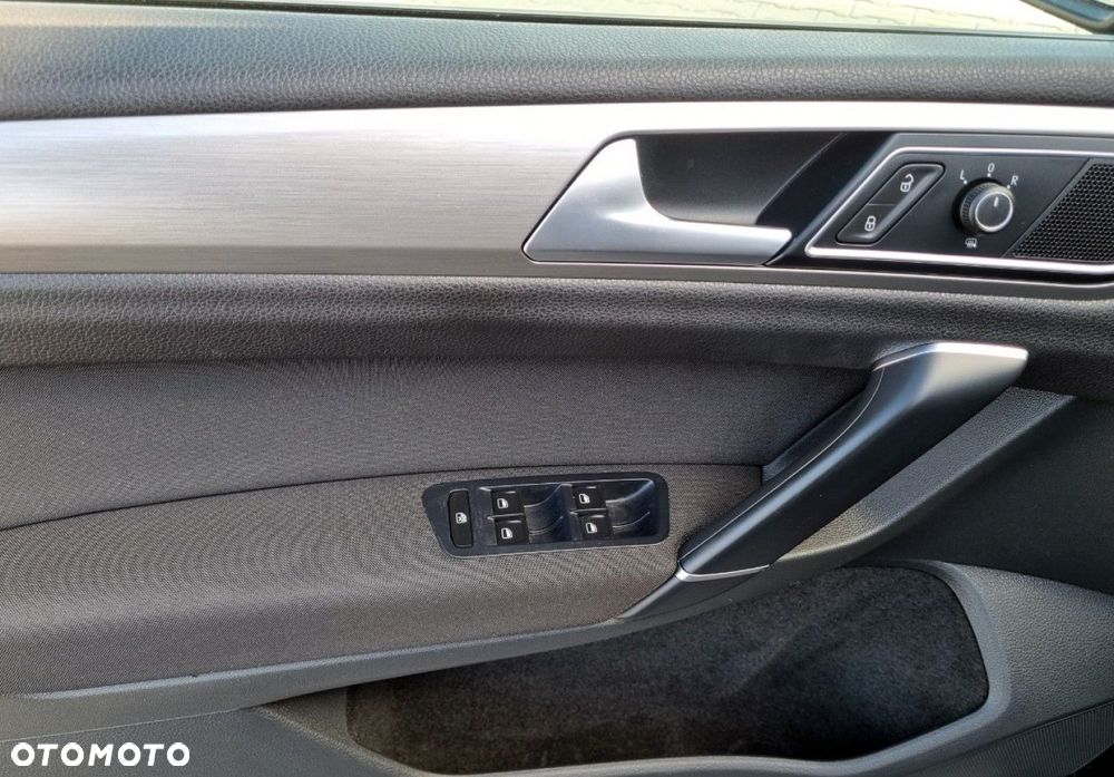 Volkswagen Golf Sportsvan - 25