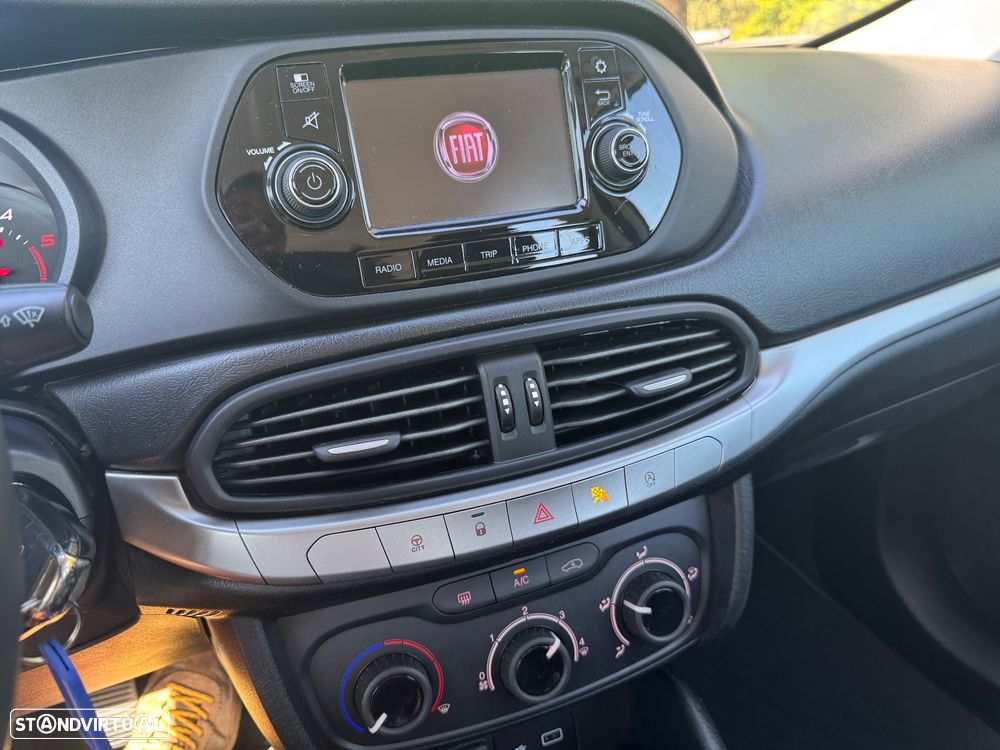 Fiat Tipo Station Wagon 1.3 M-Jet Street - 18