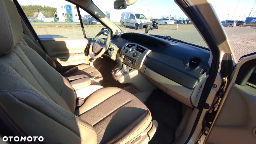 Renault Scenic 2.0 dCi Expression - 12