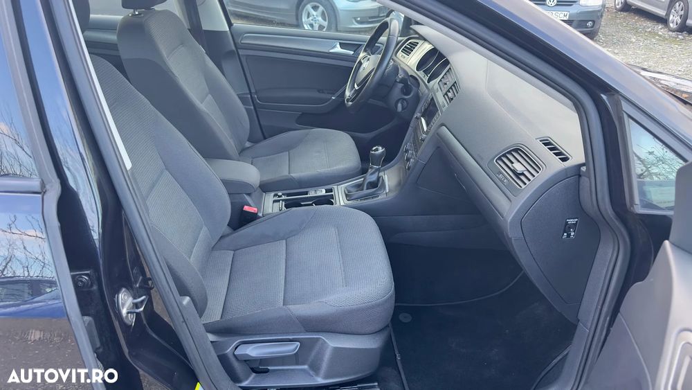 Volkswagen Golf - 19