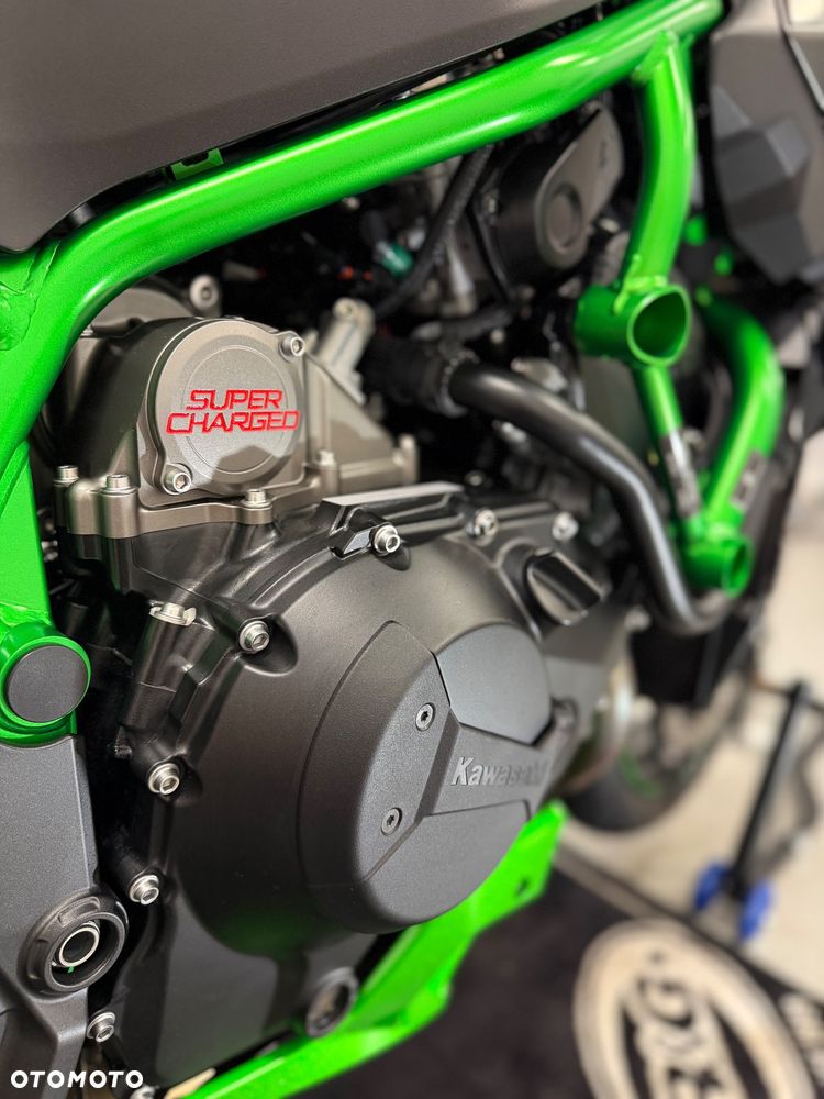 Kawasaki H2 - 17