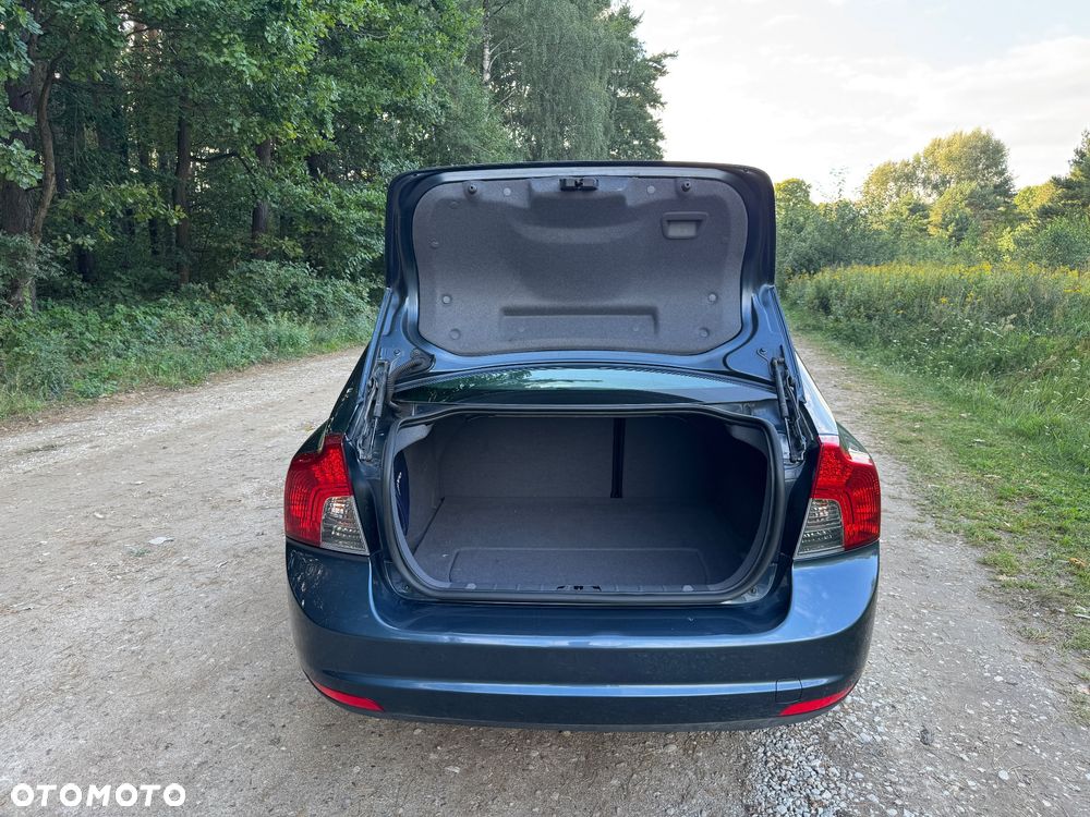 Volvo S40 1.6 - 9