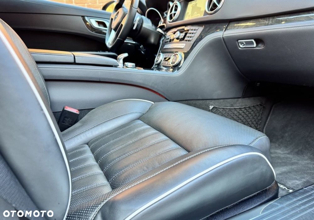 Mercedes-Benz SL 500 7G-TRONIC - 12