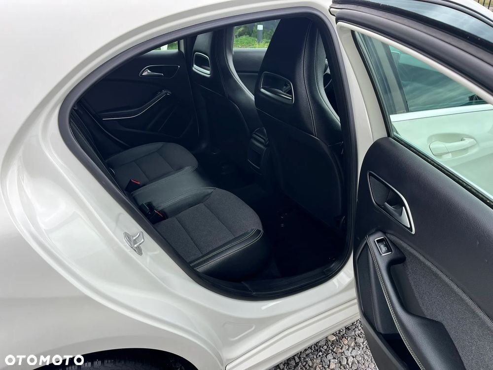 Mercedes-Benz Klasa A 180 (BlueEFFICIENCY) - 19
