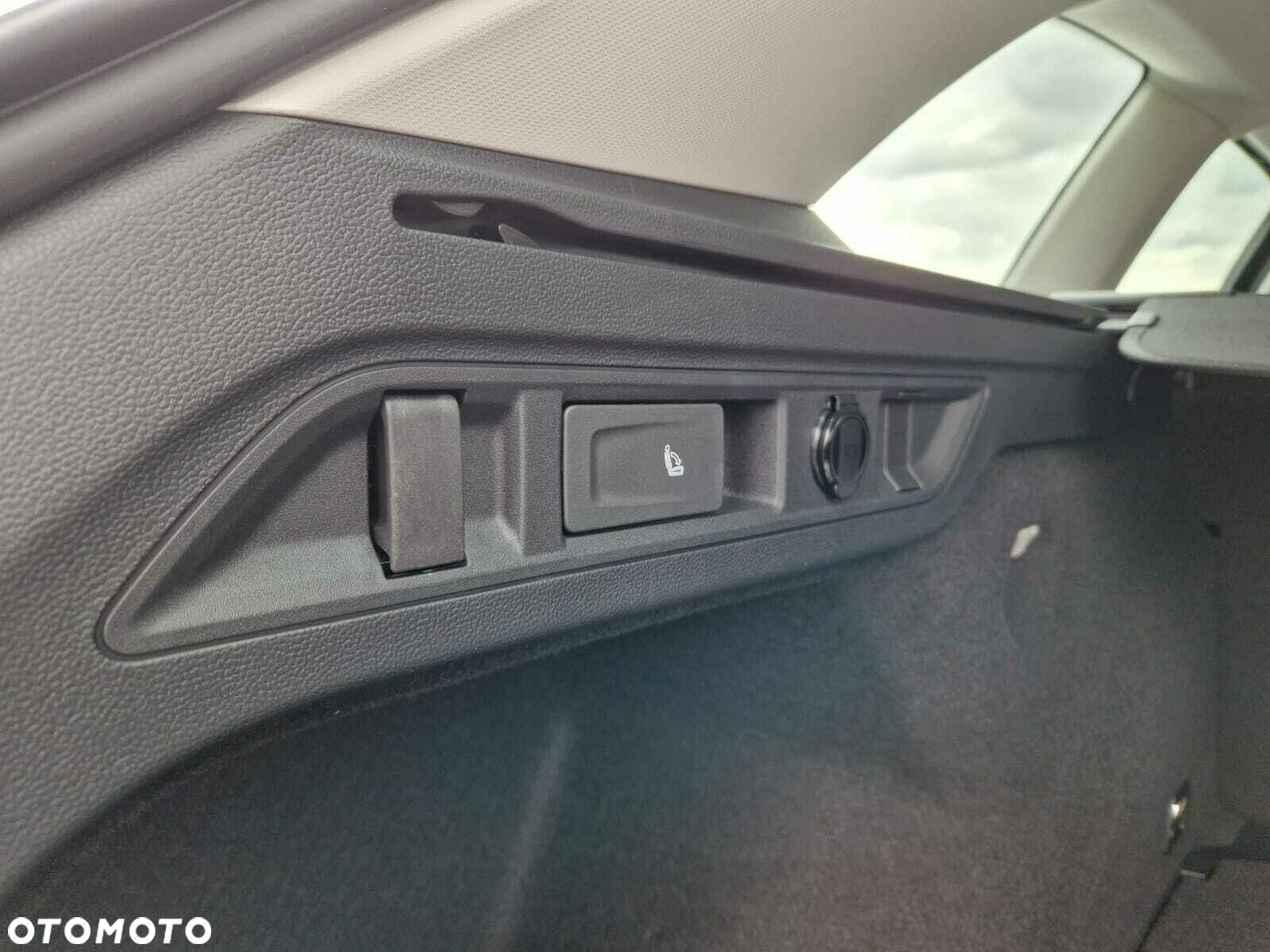 Volkswagen Passat 2.0 TDI SCR Elegance DSG - 21