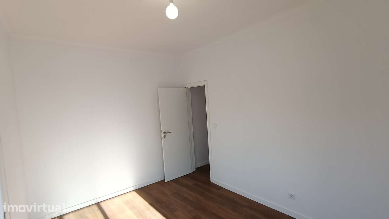 Apartamento T3 c/ 93 m² remodelado situado no Alto do Seixalinho - Grande imagem: 5/30