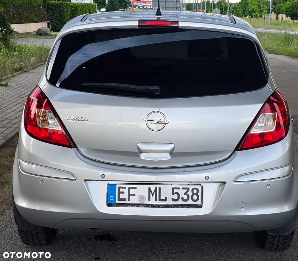 Opel Corsa 1.4 16V Cosmo - 5