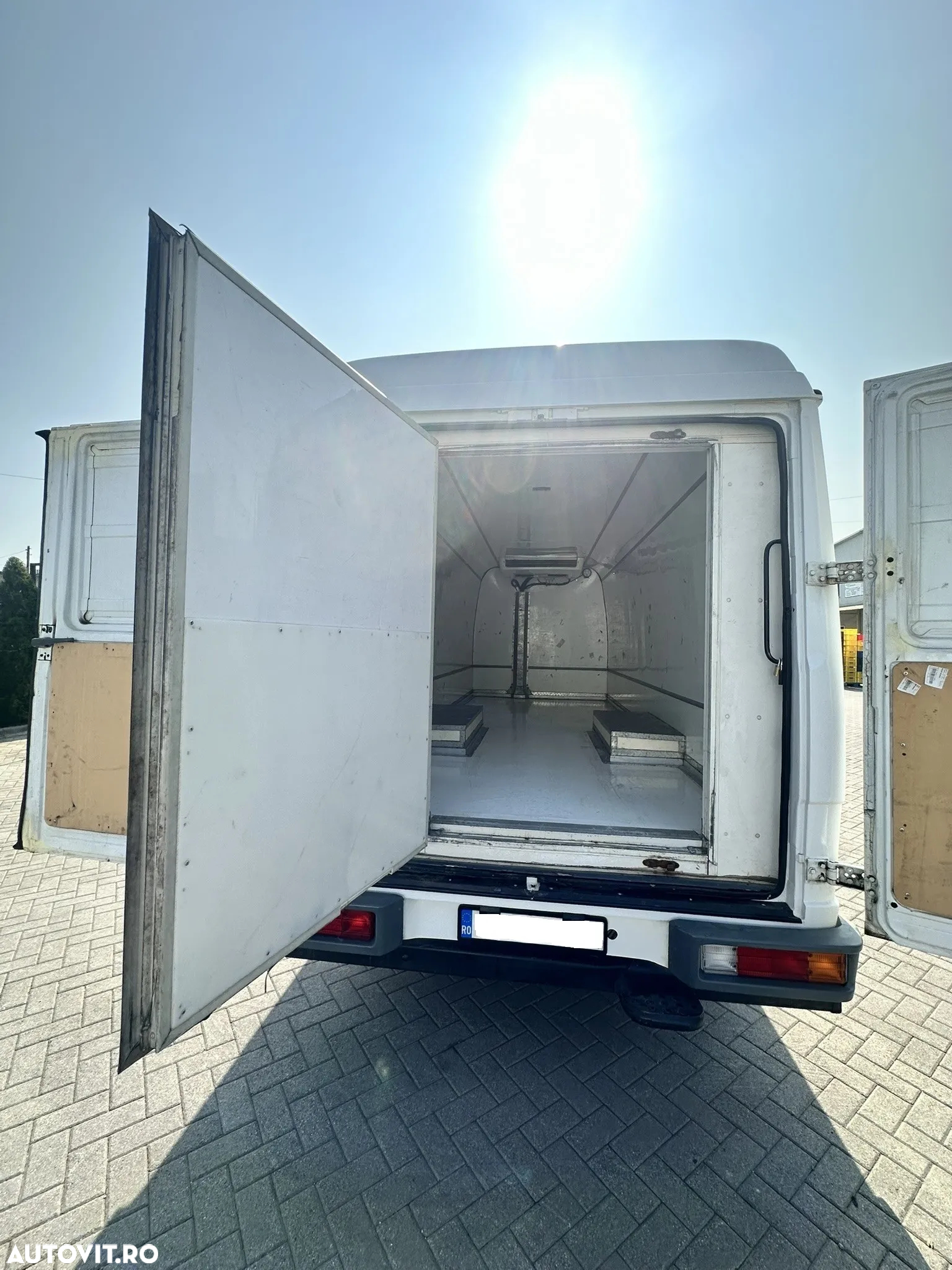 Mercedes-Benz VARIO 815D - 10