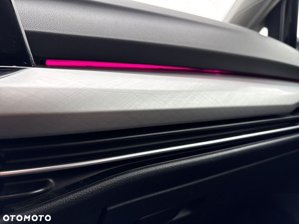 Volkswagen Golf VIII 1.5 TSI EVO Life - 20