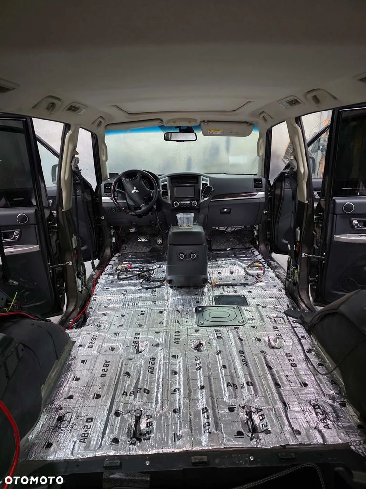 Mitsubishi Pajero 3.2 DI-D Automatik Diamant Edition - 8