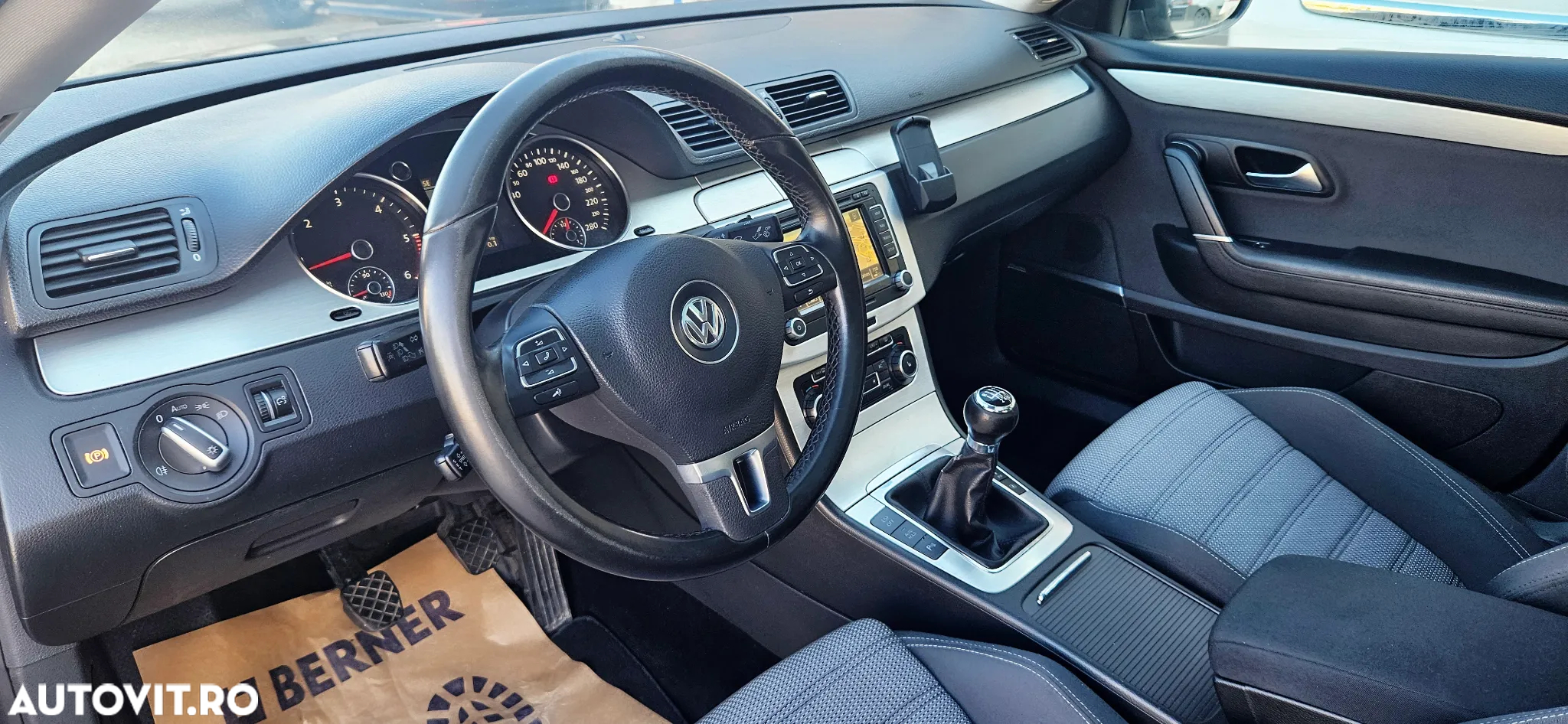 Volkswagen Passat CC - 11