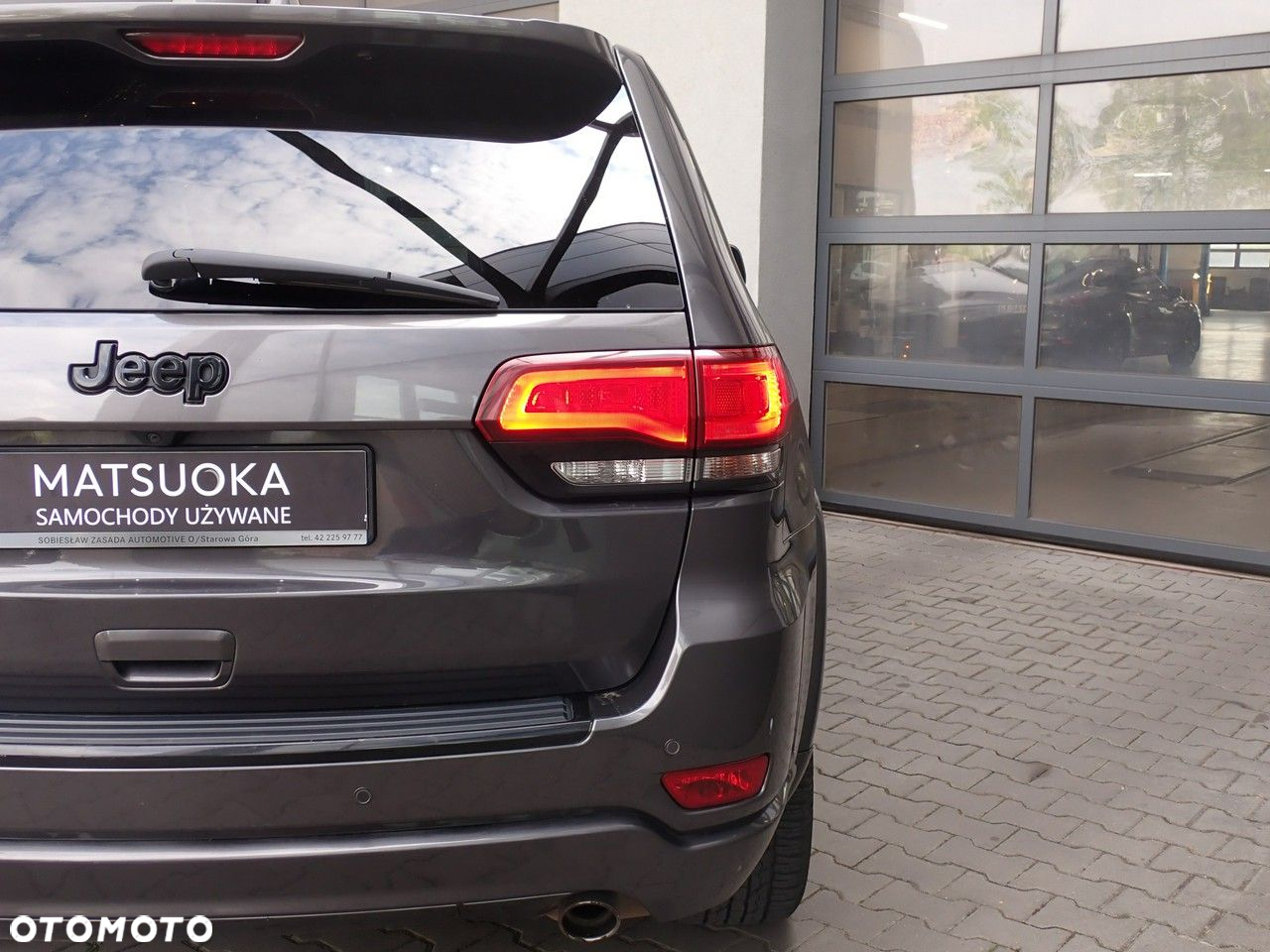 Jeep Grand Cherokee - 15