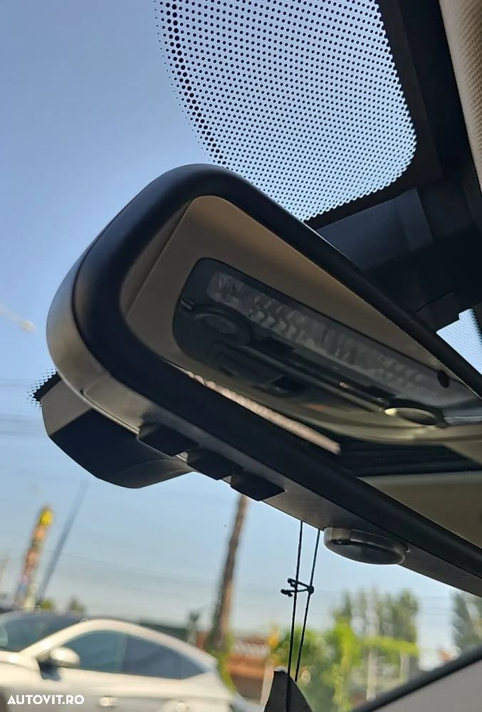 BMW Seria 5 528i xDrive AT - 18