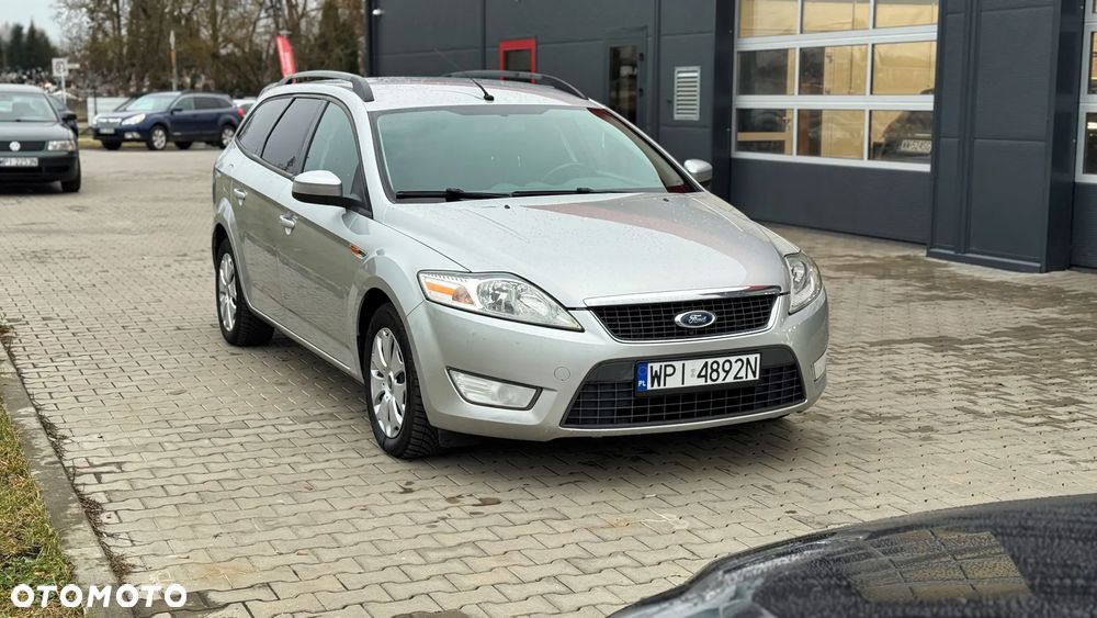 Ford Mondeo 2.0 Ambiente - 11