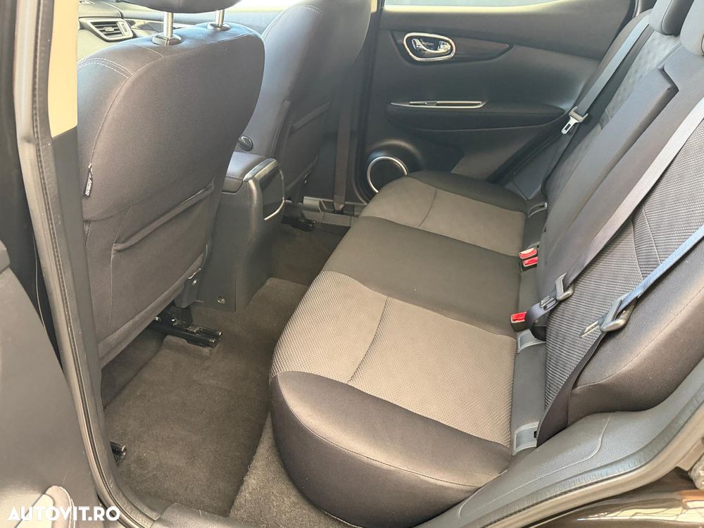 Nissan Qashqai 1.6L dCi Start/Stop 4X4-i N-Connecta - 11