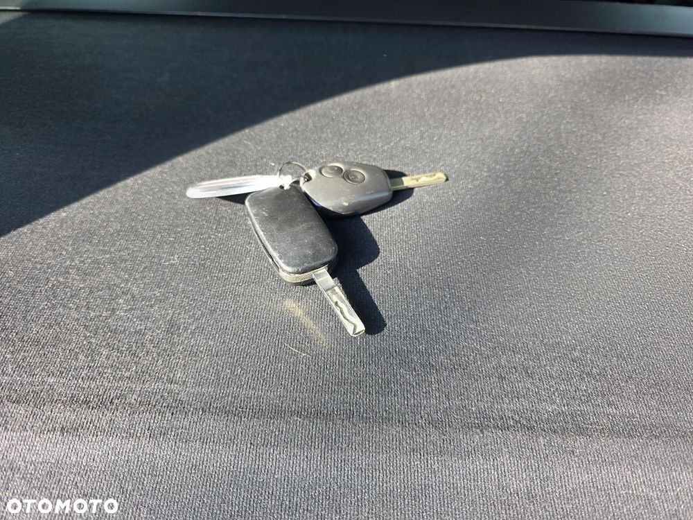 Renault Clio - 10