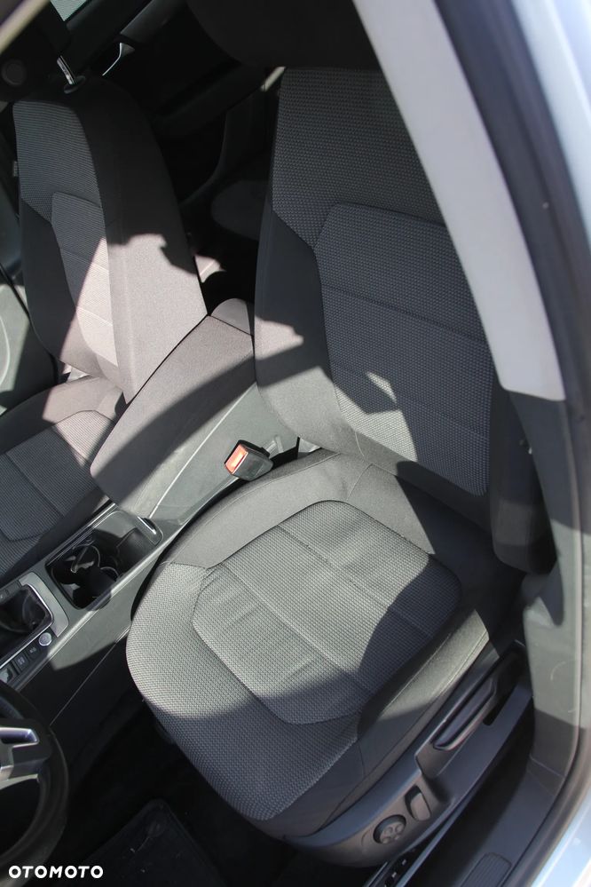 Volkswagen Passat 2.0 TDI Comfortline - 17