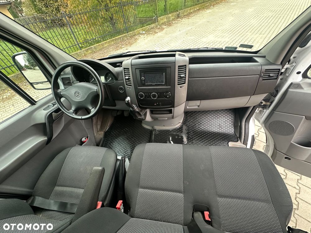 Mercedes-Benz Sprinter - 12