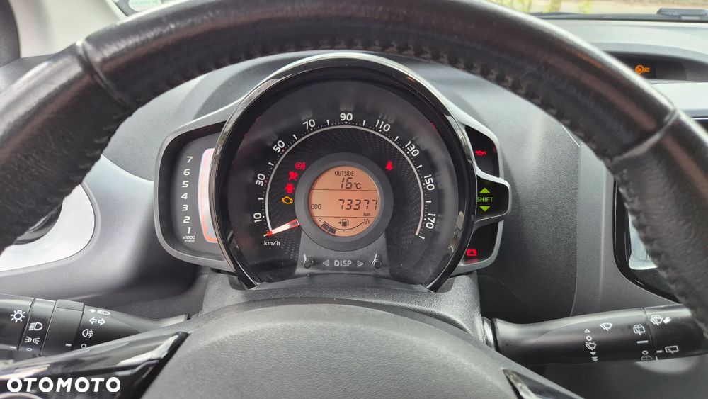 Toyota Aygo x-play - 24