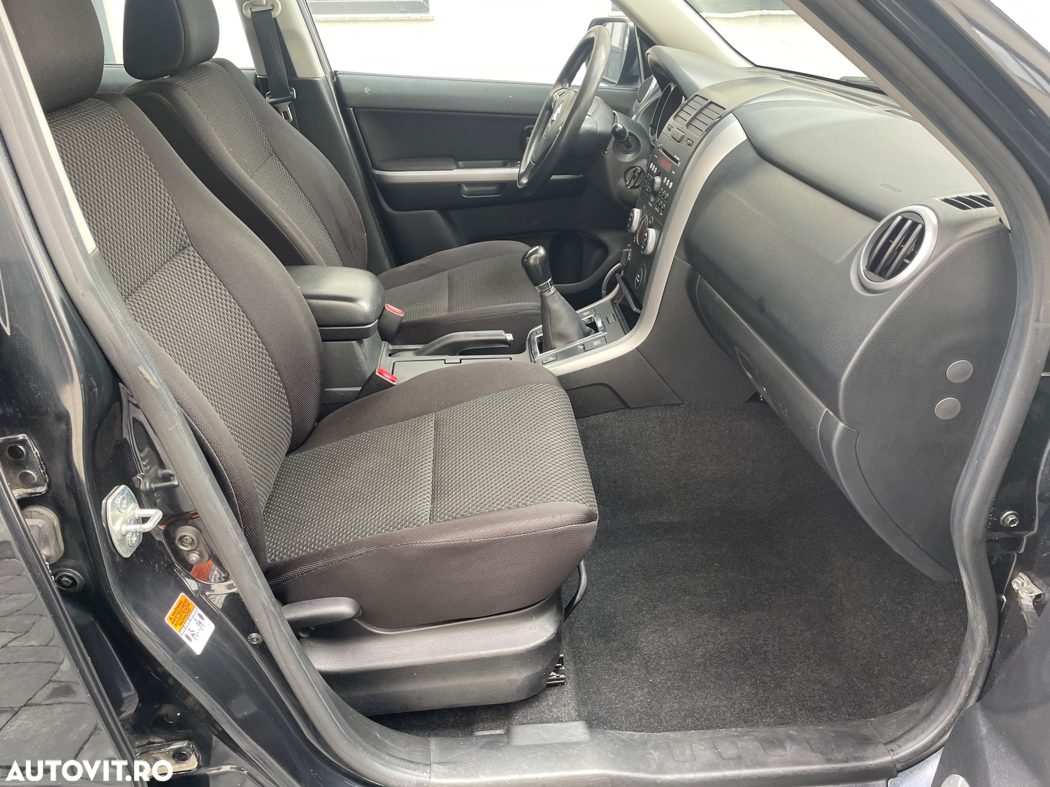 Suzuki Grand Vitara 1.9 DDiS Comfort DPF - 7
