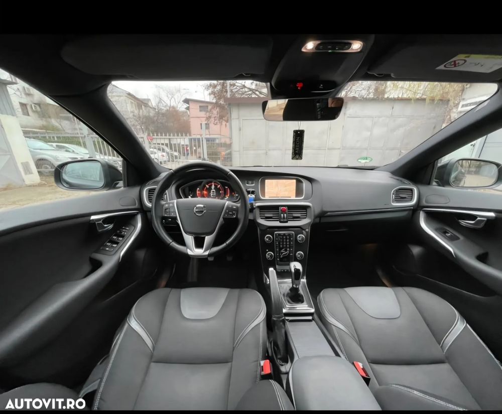 Volvo V40 D2 - 11