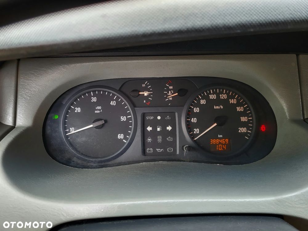 Opel Vivaro - 8