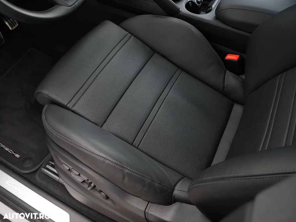 Porsche Cayenne Coupe E-Hybrid - 31