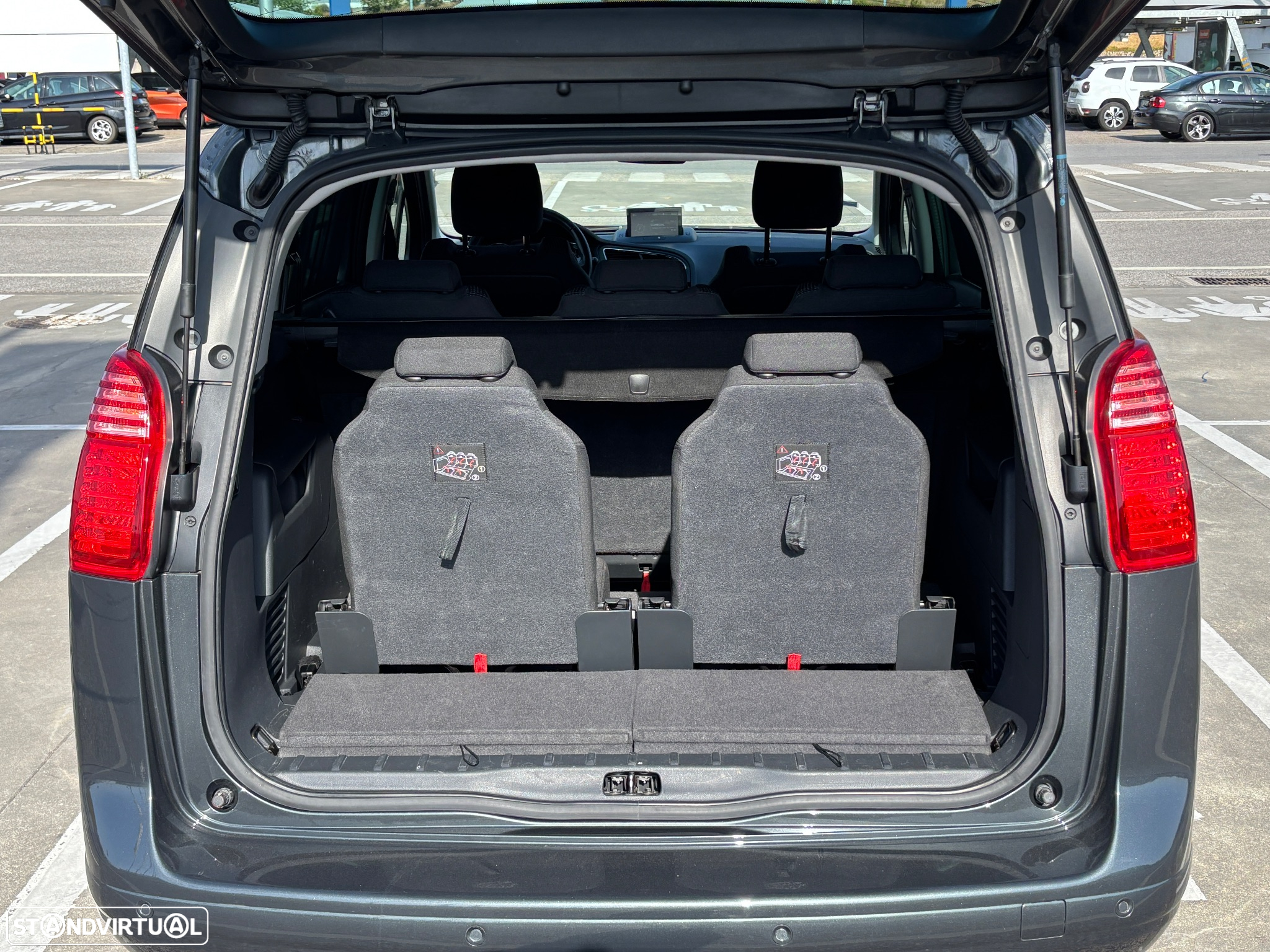 Peugeot 5008 1.6 E-HDi 7L Allure 2-Tronic - 15