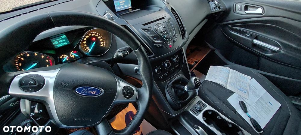 Ford Kuga 1.6 EcoBoost 2x4 Trend - 30