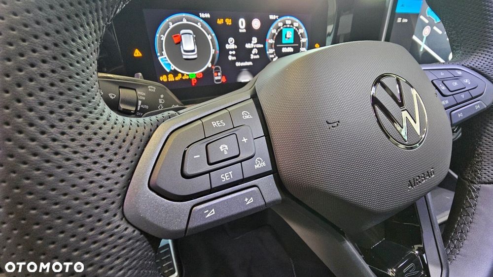 Volkswagen Tiguan - 24