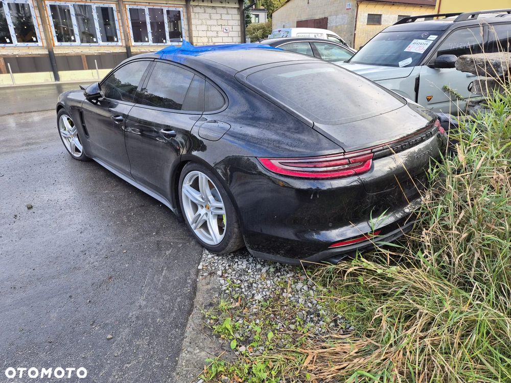 Porsche Panamera 4 E-Hybrid - 3