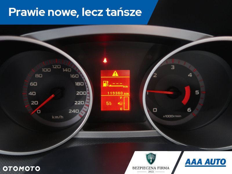 Mitsubishi Outlander - 12