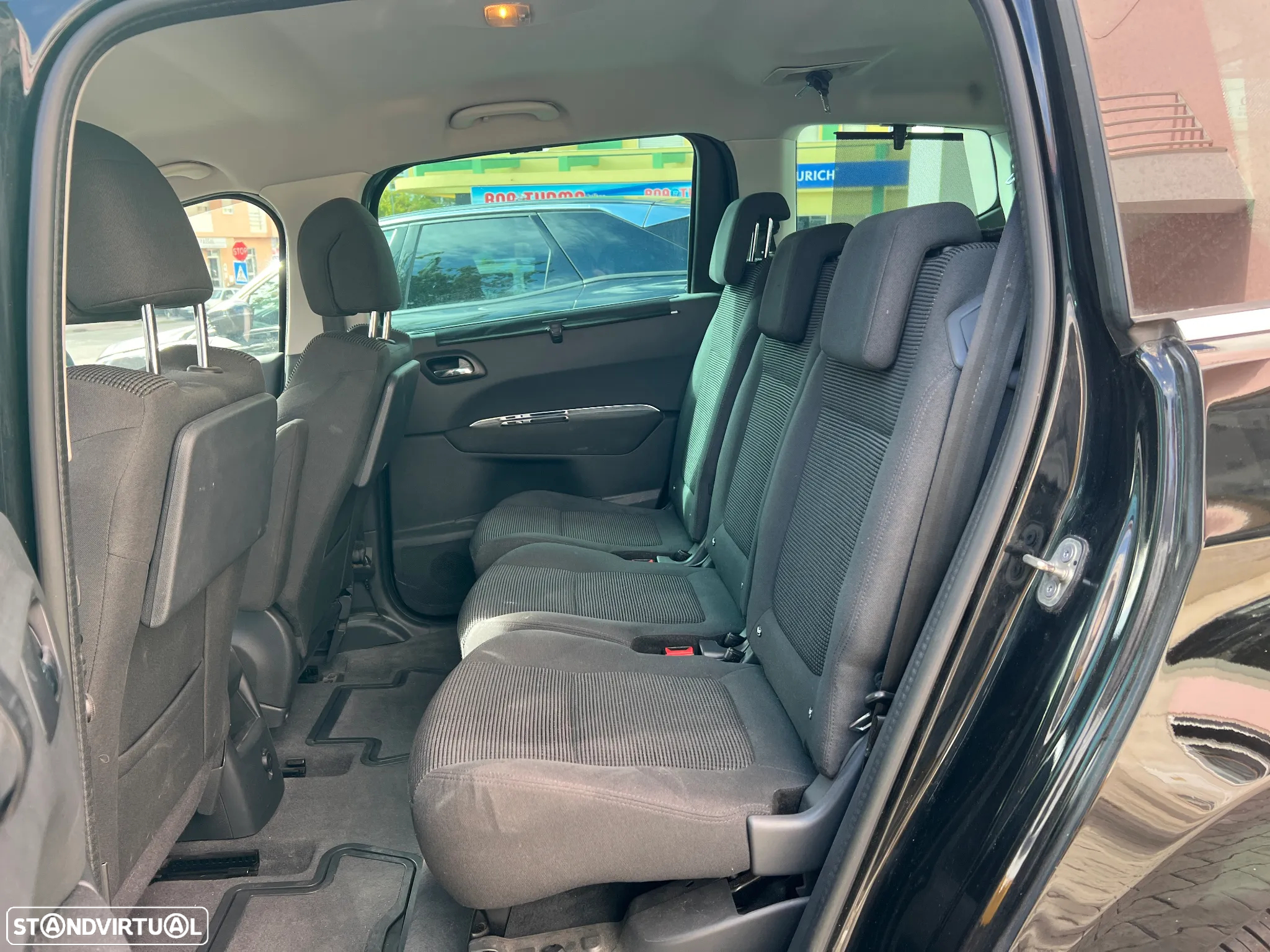 Peugeot 5008 1.6 E-HDi 7L Allure 2-Tronic - 12