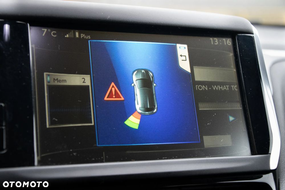 Peugeot 208 1.2 VTi Allure - 19