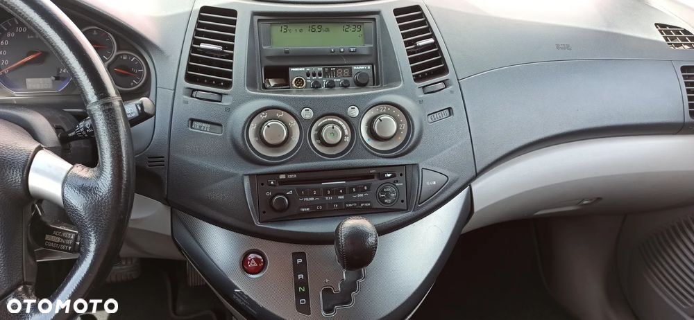 Mitsubishi Grandis - 7