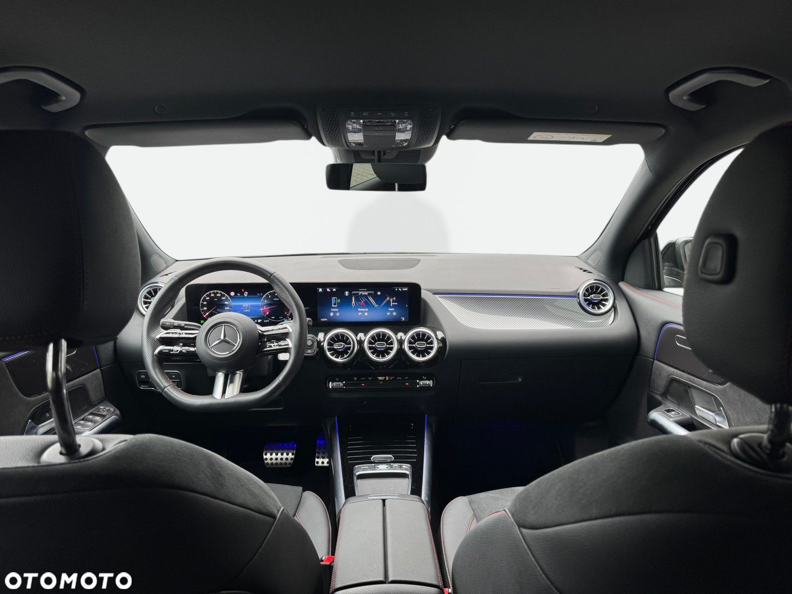 Mercedes-Benz GLA - 13