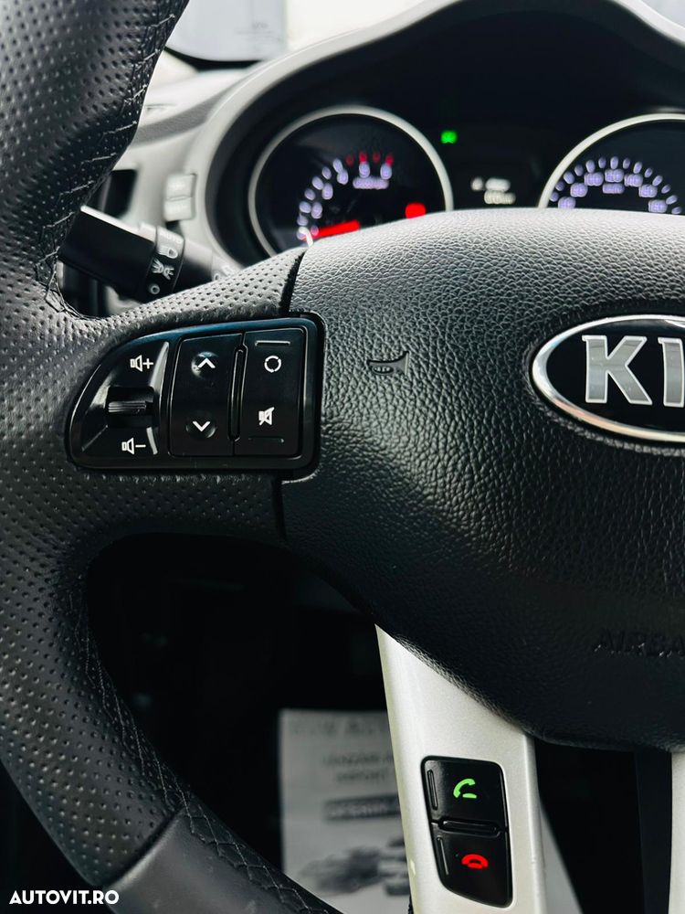 Kia Sportage 1.7 CRDI 2WD Dream-Team Edition - 32