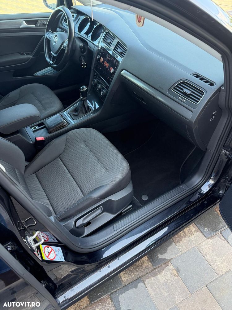Volkswagen Golf - 3