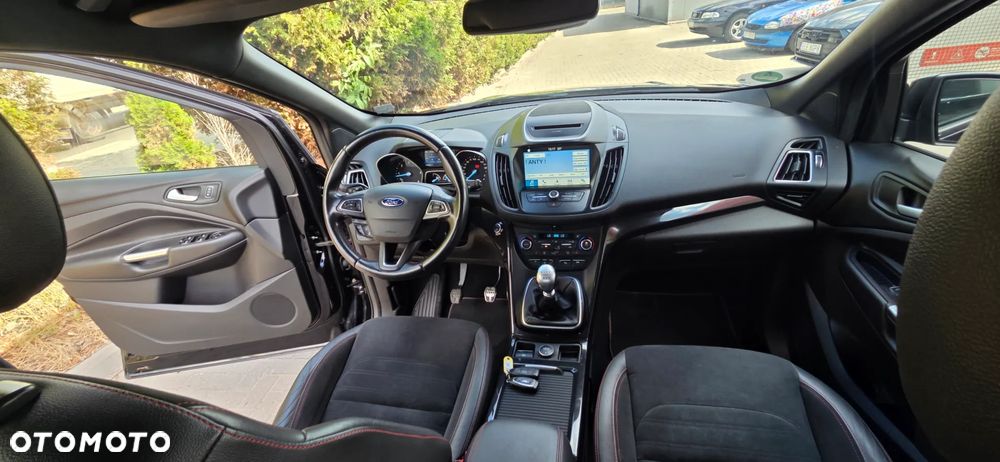 Ford Kuga 2.0 TDCi 4x4 ST-Line - 36