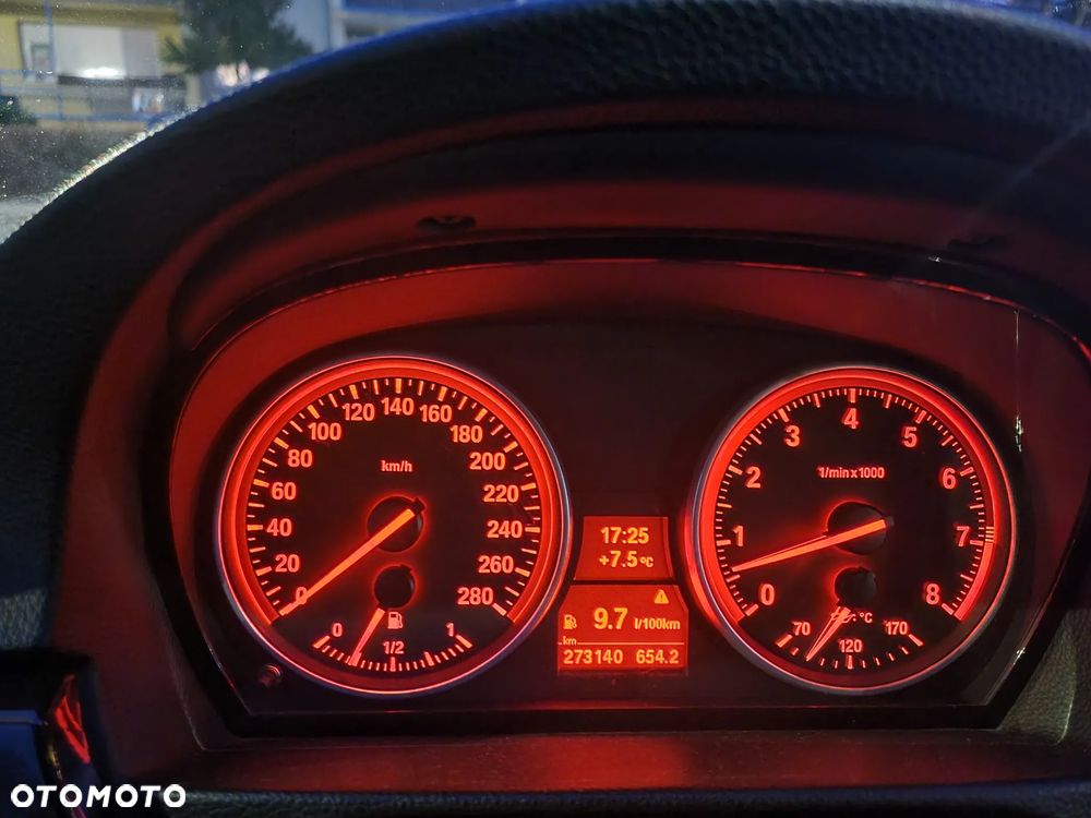 BMW Seria 3 325i - 7