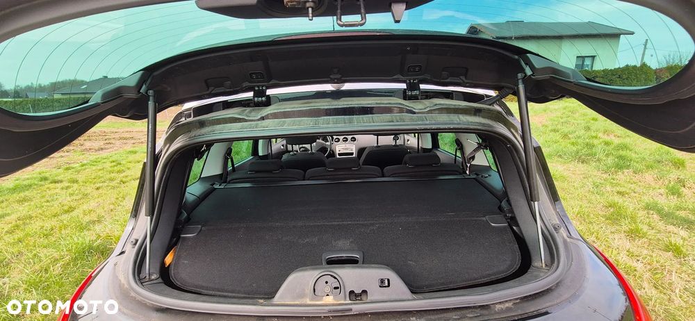 Peugeot 308 HDi FAP 140 Family - 24