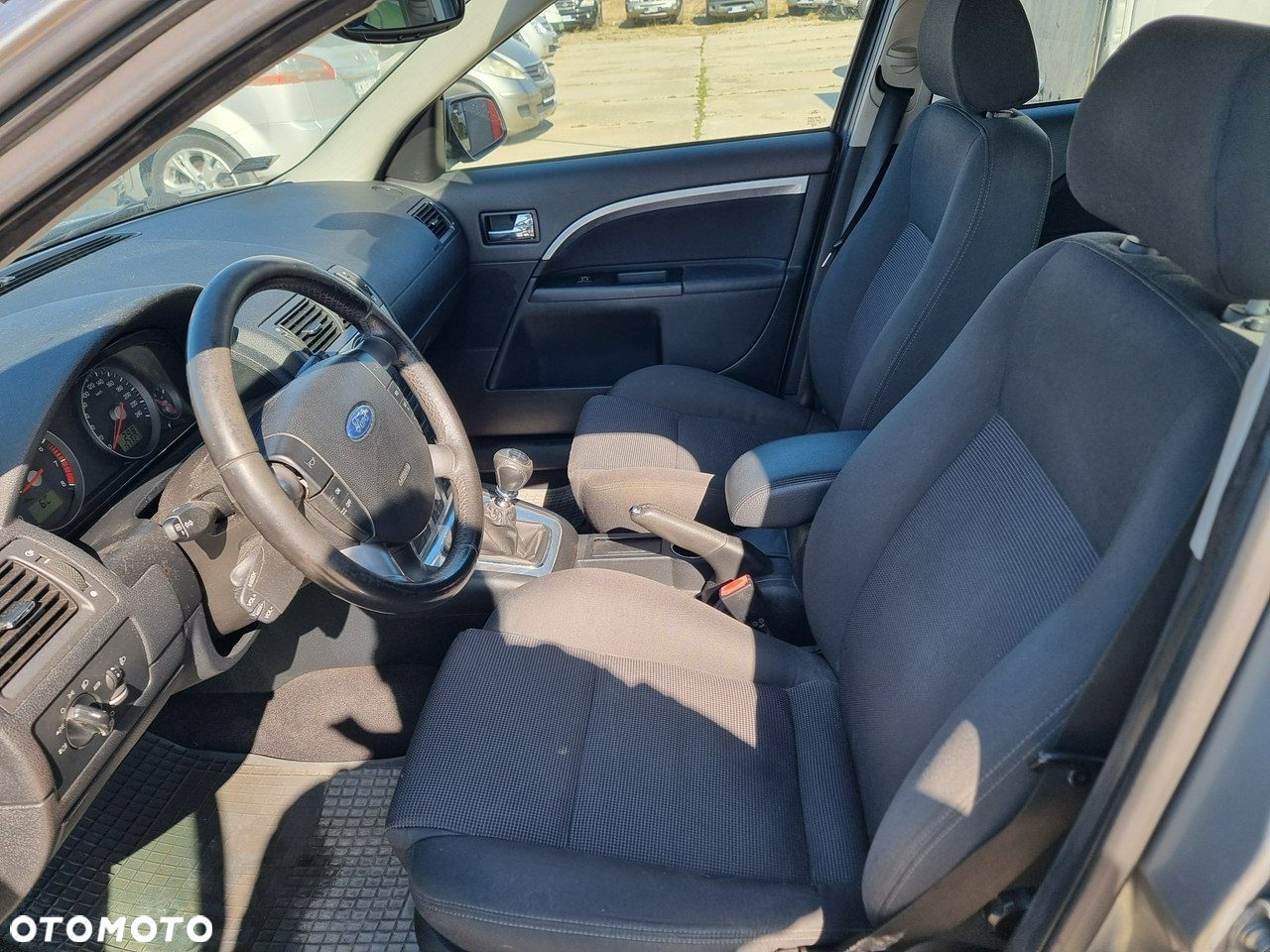 Ford Mondeo - 10