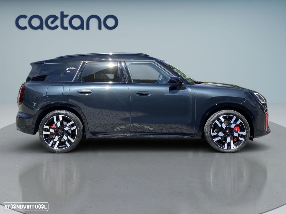 MINI Countryman John Cooper Works L - 24