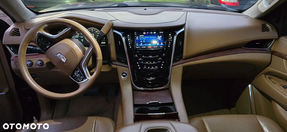 Cadillac Escalade - 16