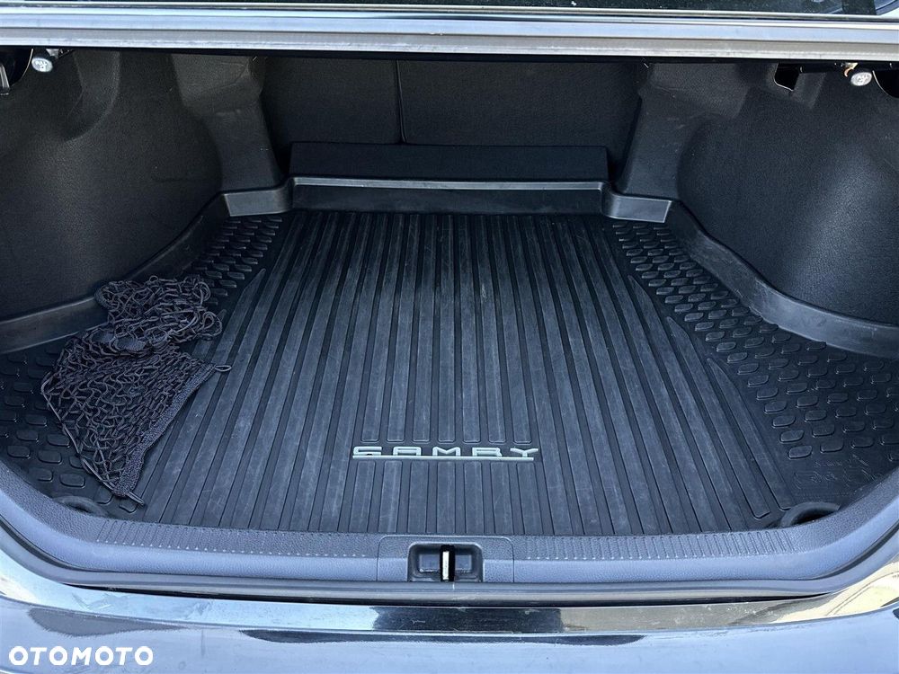 Toyota Camry 2.5 Hybrid Executive CVT - 10