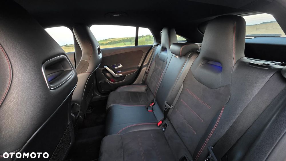 Mercedes-Benz CLA 180 7G-DCT AMG Line - 11