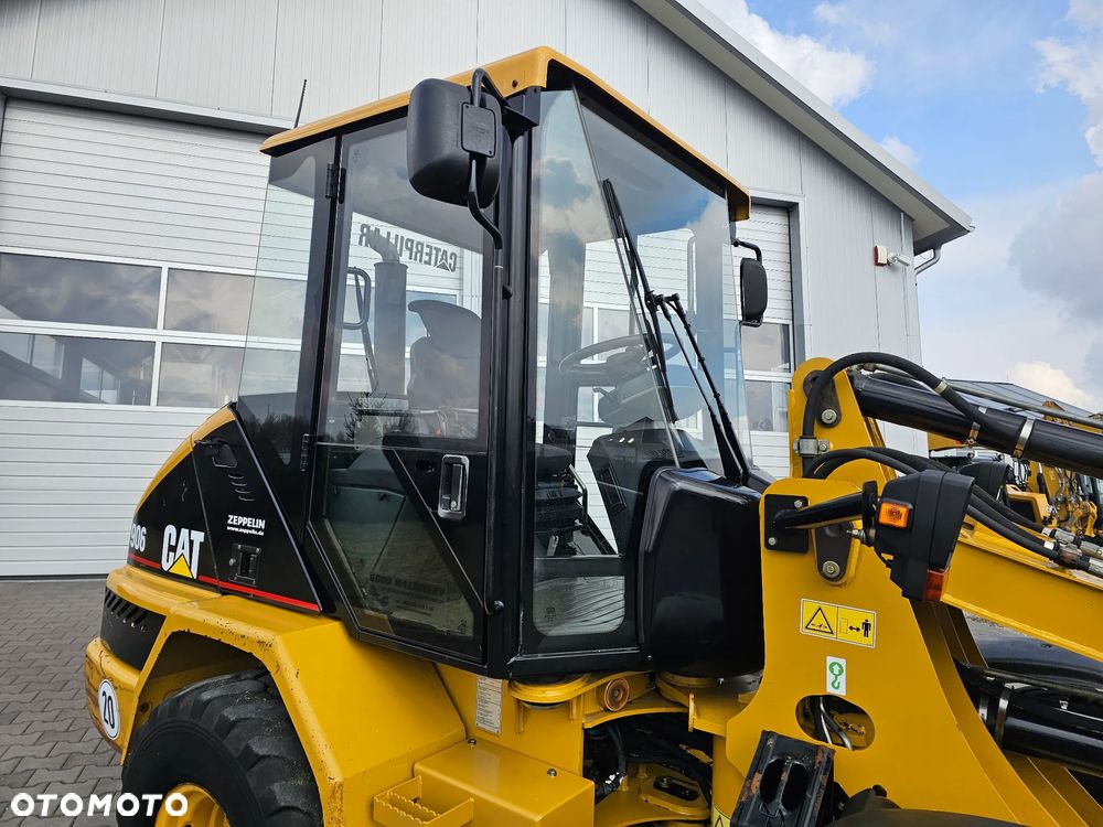 Caterpillar 906 - 16